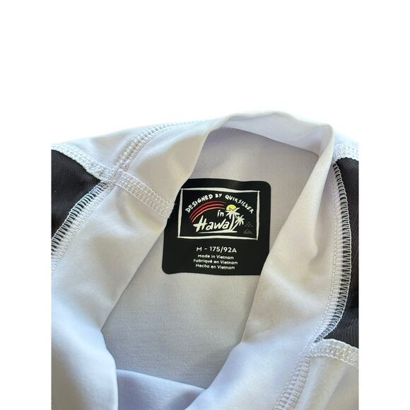 Quicksilver Rash Guard Shirt Medium Gray White Color Block Surfing Short Sleeve - Picture 3 of 7